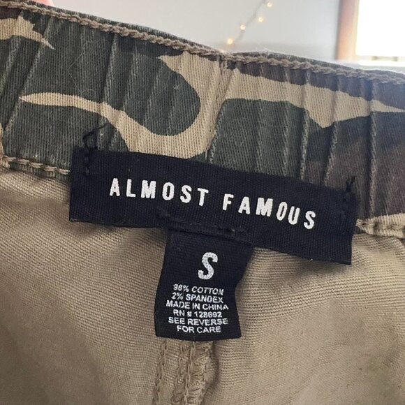 Camo military cargo shorts with adjustable waist - Picture 7 of 7